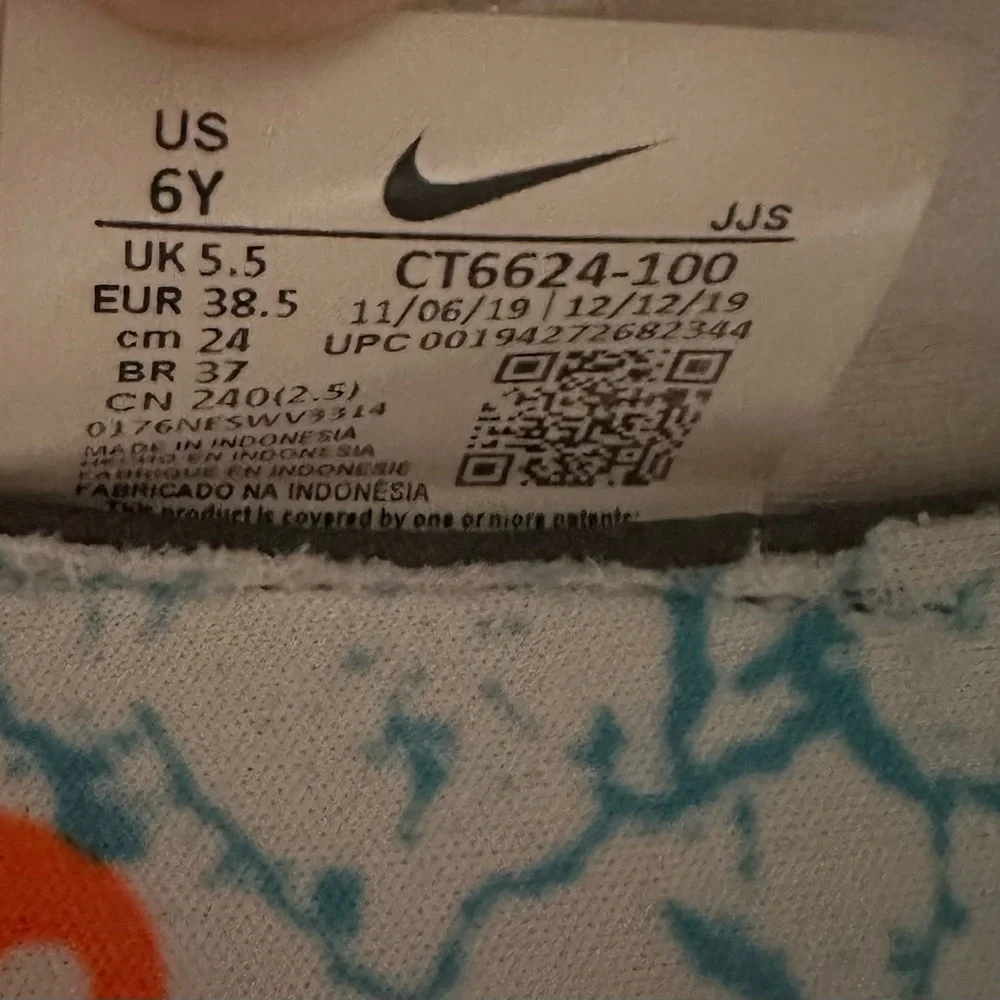 Nike Kids' Aqua and White Sneakers